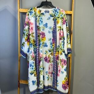 Avenue polyester floral three-quarter inch sleeve cardigan. Size 18/20. EUC.